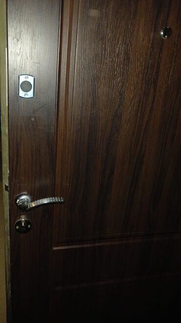 Giriş qapıları: Mənzil üçün İşlənmiş Giriş qapısı Glazok ilə, Zəmanətsiz, Ödənişli quraşdırma, Pulsuz çatdırılma — 9