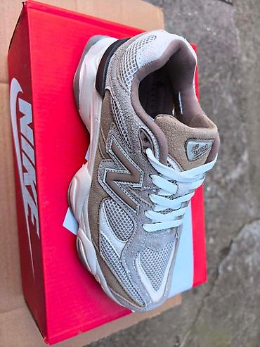 Patike: NB 9060
A klasa
36-46
 4500 din
SO — 2