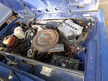 торпедо 2107: Автомобиль ВАЗ 2105 (Жигули), синий седан классической компоновки — 3
