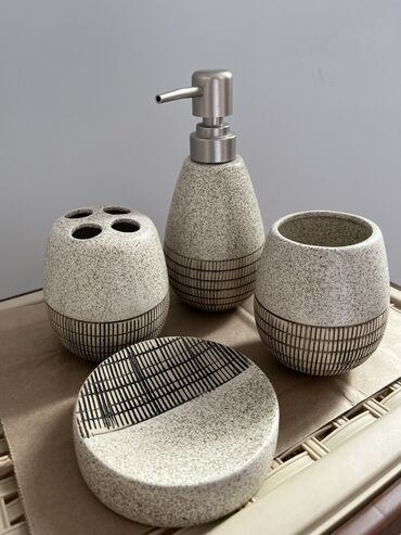 керамический тандыр: Новый набор для ванной 4 предмета (дозатор, мыльница, стаканы)