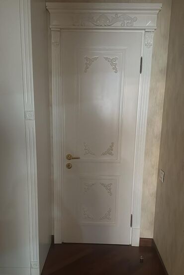 Otaq qapıları: 7 ədəd qapı satılır. Maşın boyalı, bahalı Matrealdan. Qiymət 1 ədədi