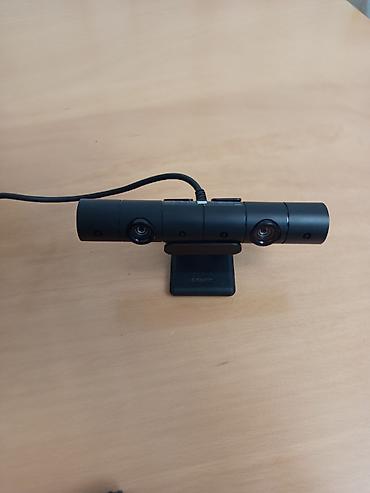 plesteyşin: Sony PlayStation VR dəsti və PlayStation Camera. Ağ-qara rəngli VR — 1