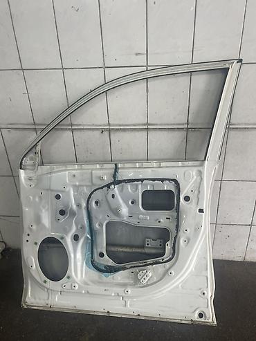 Дверь Передняя правая Toyota, Б/у, Оригинал at lalafo.kg Дверь Передняя правая Toyota, Б/у, Оригинал