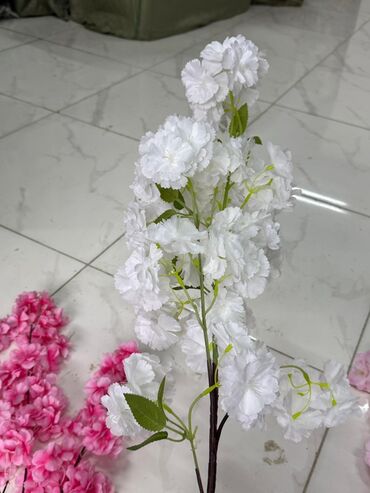 Süni güllər: Məhsul: Süni gül buketləri və kompozisiyalar Təsvir: - Realistik — 16