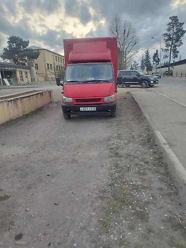 фургоны категории б: Qırmızı rəngli yükdaşıma furqonu Xüsusiyyətlər: - Korpus: qapalı — 1