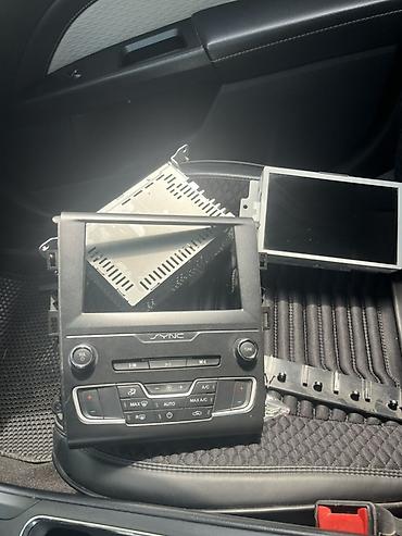 ford transit stop: Ford fusion orjinal manitoru hərşeyi işləkdir və üstündədir ciddi — 1