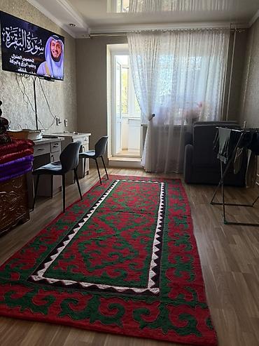 Ковёр ручной работы из войлока (сумах/шырдак-стиль) - Материал at lalafo.kg Ковёр ручной работы из войлока (сумах/шырдак-стиль) - Материал