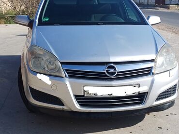 opel rekord: Opel Astra: 1.3 l | 2009 il | 35000 km Universal