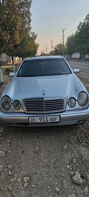 багажник на х5: Mercedes-Benz E-класса в кузове седан, представленный в серебристом