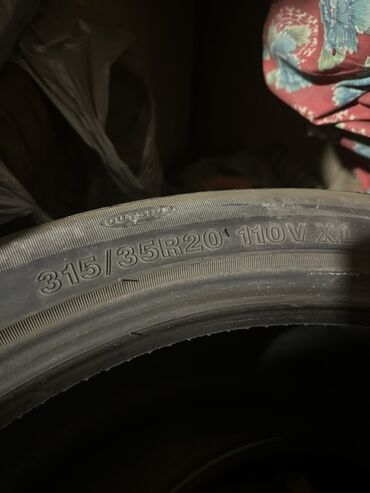 Шины: Зимние шины (комплект)

 • Перед: 275/40 R20 
 • Зад: 315/35 R20