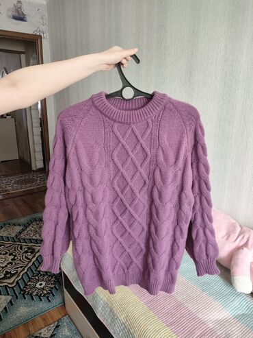 свитера: Женский свитер, Средняя модель