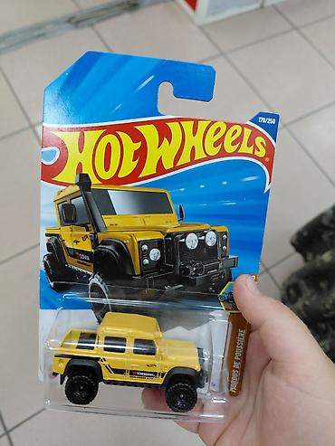 Hot Wheels – внедорожник Land Rover Defender (масштаб 1:64) - Серия