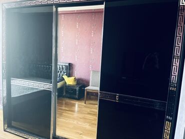 Yataq otağı dəstləri: 2 təknəfərlik çarpayı, İşlənmiş