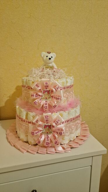 pişik yumşaq uşaq oyuncaqları: Uşaq üçün “diaper cake” – qız bebek üçün hazırlanmış 2 mərtəbəli bez