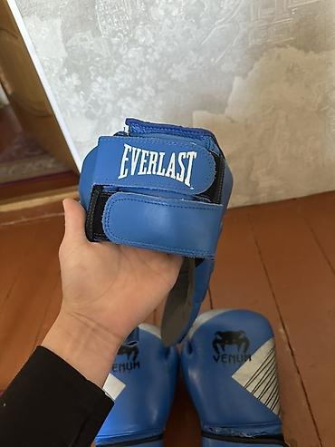 Перчатки: Набор для бокса/единоборств в синем цвете: - Перчатки Venum, вес 12 — 3