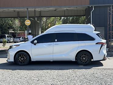тайота хилюкс: Toyota Sienna: 2023 г., 2.5 л, Автомат, Гибрид, Минивэн — 2