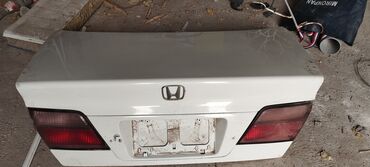 багажник аккорд: Крышка багажника Honda 1997 г., Б/у, цвет - Белый,Оригинал