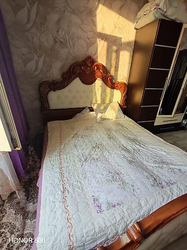Klassik üslubda iki nəfərlik taxta çarpayı - Material: massiv ağac