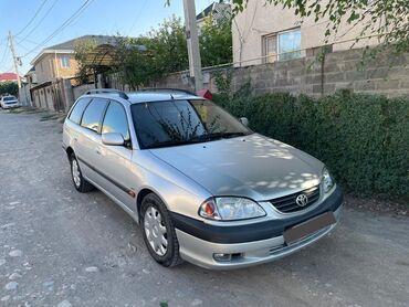 срочно срочно продаю машина: Toyota Avensis: 2003 г., 1.8 л, Механика, Бензин, Универсал