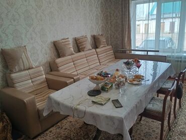 Угловые диваны: Продаю диван угловой в хорошем состоянии at lalafo.kg Угловые диваны: Продаю диван угловой в хорошем состоянии