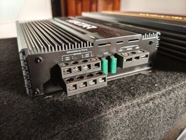 Dinamiklər və sabvuferlər: Avtomobil üçün audio sistem komplekti Tərkib: - Midrange drayver — 6