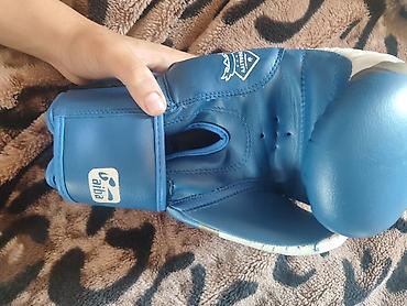 İdman və istirahət: Everlast boks əlcəkləri, idman məşqləri üçün idealdır. Mavi və ağ — 2