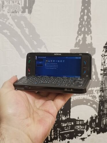 Nokia: Nokia E90, 2 GB, rəng - Qara, Düyməli