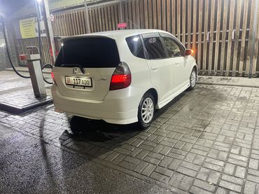 Honda: Honda Fit: 2004 г., 1.3 л, Вариатор, Бензин, Хэтчбэк — 4