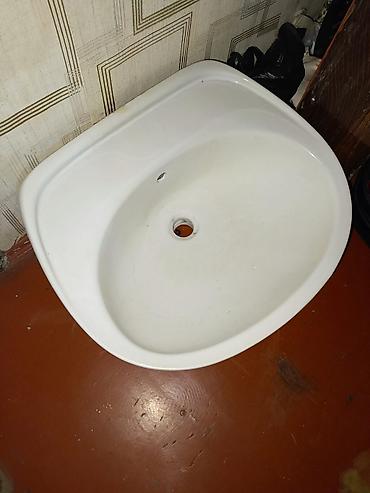 künc tülpan: - Pedestal tipli lavabo (dayaqla birlikdə) - Oval kasa forması, ortada — 2