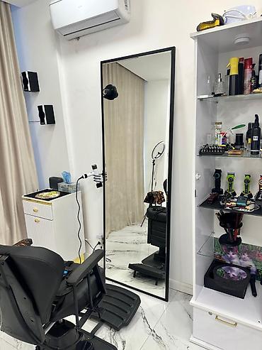 Salon, tibbi mebel: 2 ədəddir salon üçün güzgüdür, 2 dənəsi 400 manata verilir . Real — 1