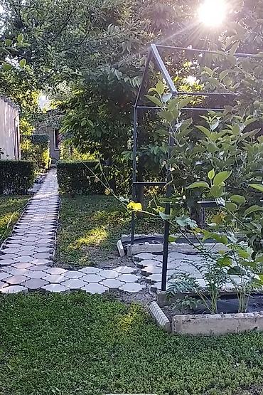 Продажа коттеджей и домов: 4 комнаты, 120 м², 10 соток, Бишкек, Собственник — 2