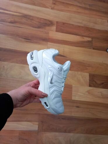 Women's Sneakers and athletic shoes: 41 — 14