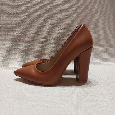 zara cipele na stiklu: Pumps, 37