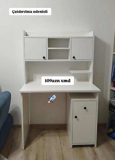 komputer stolları: Masaüstü rəfli iş masası - Rəng: ağ - Üst hissədə 2 qapalı bölmə — 1