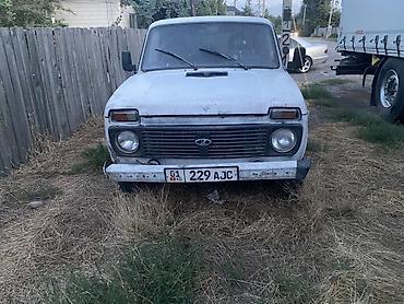 трёхдверный: ВАЗ (ЛАДА) 4x4 Нива: 1999 г., Механика, Бензин, Внедорожник — 2