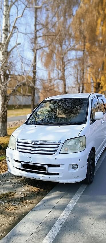 Toyota: Toyota Noah: 2003 г., 2 л, Автомат, Бензин, Минивэн — 1