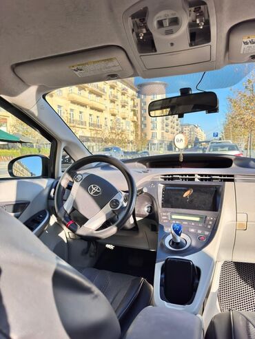 Toyota: Toyota Prius hibrid hetçbek Avtomobil taksidə istifadə — 13