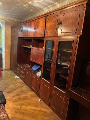 Qonaq otağı dəstləri: İşlənmiş, Dolab, Kredit var, Rumıniya — 2