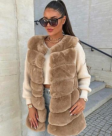Prsluci: Krzneni prsluk
Sm lxl
Cena: 3.800 dinara — 3