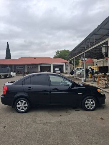 Hyundai: Hyundai Accent: 1.4 l | 2008 il Sedan — 3