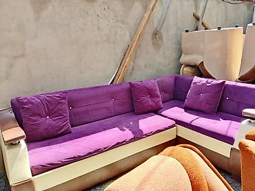 Künc divan satılır. Qiyməti 80 manat. Ünvan Xirdalan Aytən 20. Fe