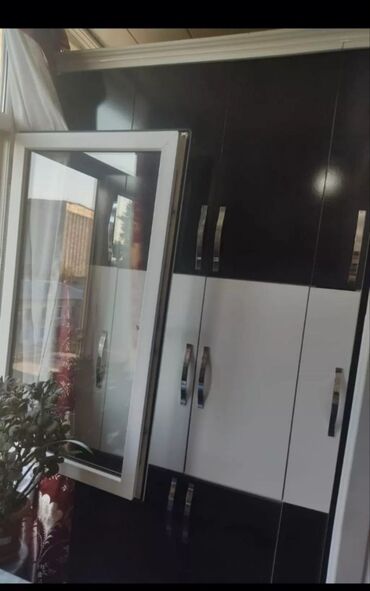 Dolablar: İşlənmiş, Açılan, 3 qapılı Düz dolab, Mətbəx dolabı