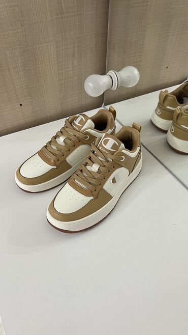 Кроссовки и спортивная обувь: Новые все оригинальные кроссовки New balance 530, Adidas, Samba