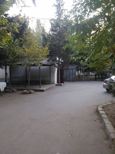 Qaraj satılır: 35 kv. m, 7 * 7 * 3 Daş Su — 9