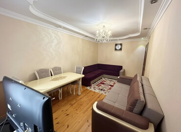 Köhnə tikili: Bakı, Bakıxanov qəs., 3 otaqlı, Köhnə tikili, m. Neftçilər, 70 kv. m — 1