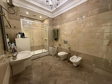 Продажа коттеджей и домов: Просторный загородный дом в классическом стиле с продуманной — 13