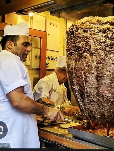 cocoloco kömür: Ənənəvi döner – böyük şişdə, odun alovu üzərində yavaş-yavaş bişirilən — 1