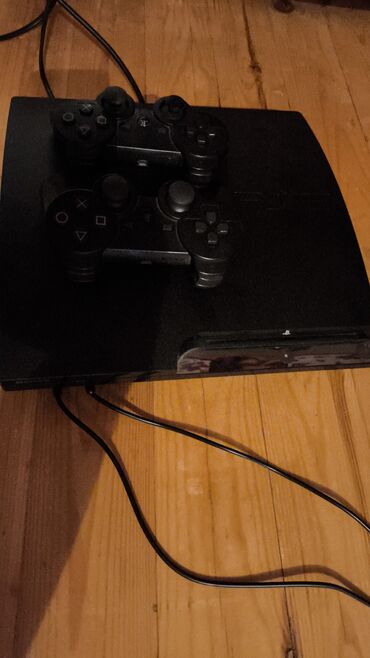 plasteyşın 3: PlayStation 3 (PS3) Slim oyun konsolu Xüsusiyyətlər: - PS3 Slim