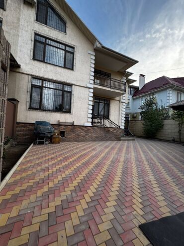 продам дом новопокровка: Үй, 300 кв. м, 5 бөлмө, Кыймылсыз мүлк агенттиги, Евро оңдоо