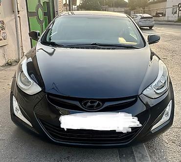 ford focus hatchback: Hyundai Elantra: 2 l | 2014 il Sedan — 1